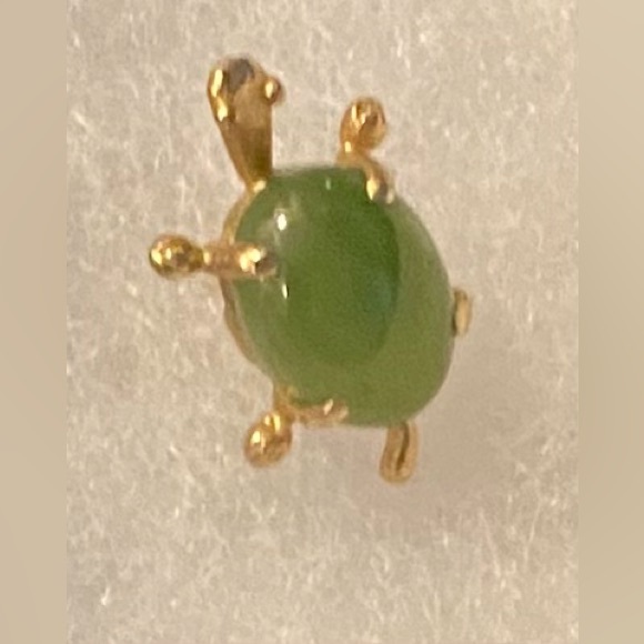 NEW Genuine Jade earrings - Picture 1 of 3